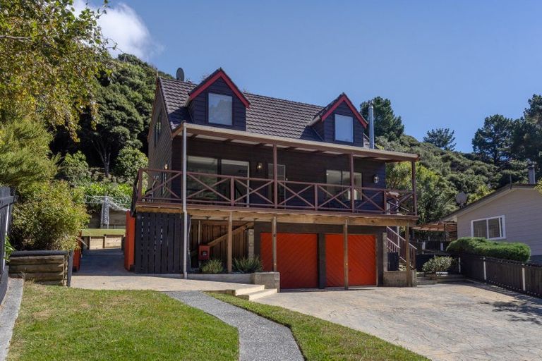 Photo of property in 40 Postgate Drive, Whitby, Porirua, 5024