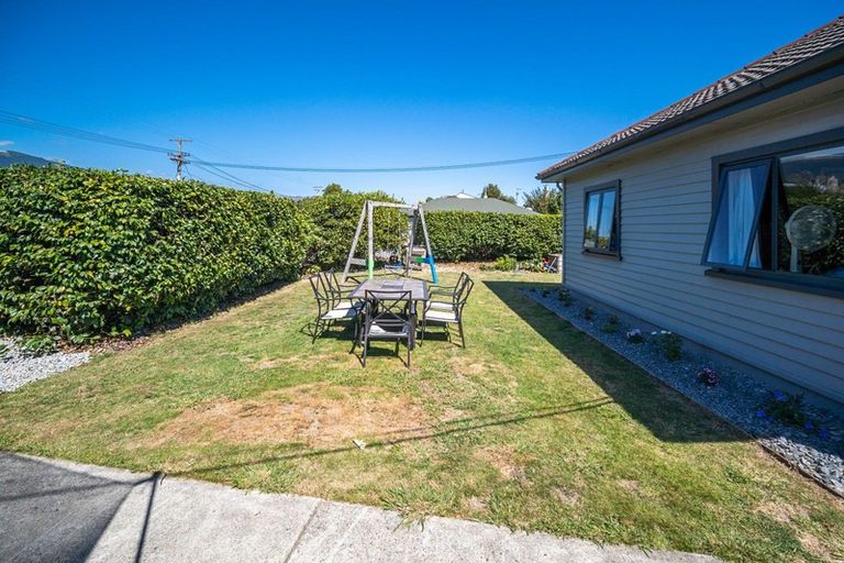 Photo of property in 32 Bledisloe Avenue, Stoke, Nelson, 7011