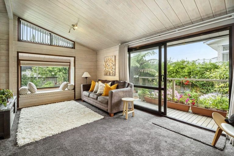 Photo of property in 1/38 Sandiacre Way, Browns Bay, Auckland, 0630