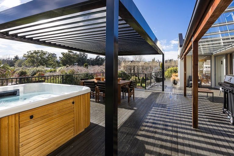 Photo of property in 17 Orchard Grove, East Taieri, Mosgiel, 9024