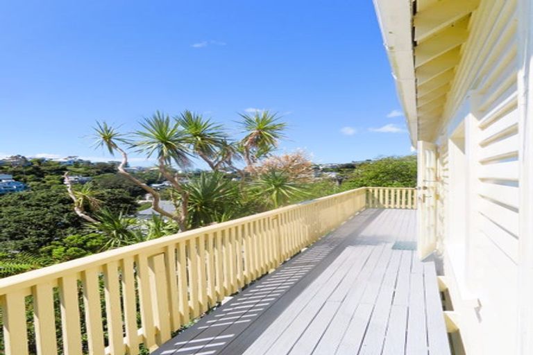 Photo of property in 6 Thorby Street, Northland, Wellington, 6012