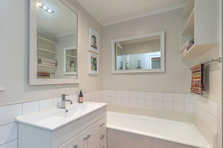 Photo of property in 22 Highbury Drive, Levin, 5510