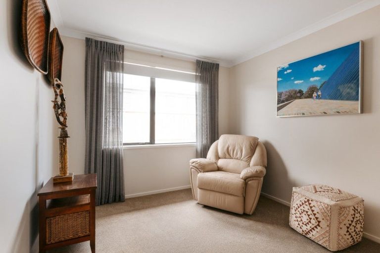 Photo of property in 44 Hiria Crescent, Papamoa Beach, Papamoa, 3118