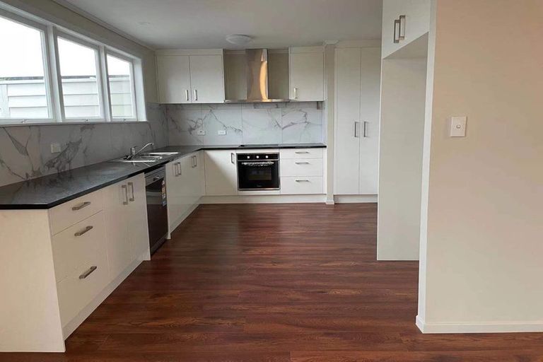 Photo of property in 305 Te Atatu Road, Te Atatu South, Auckland, 0610