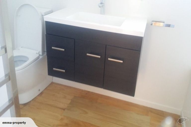 Photo of property in 7 Mchardy Place, Glenfield, Auckland, 0627