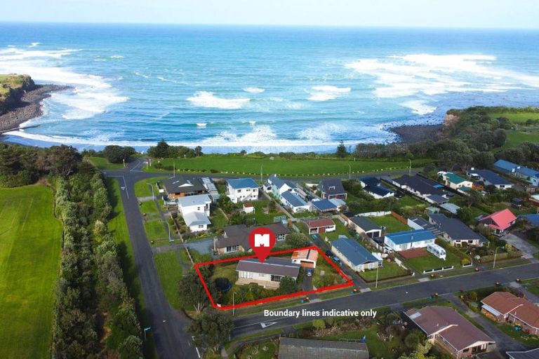 Photo of property in 1 Pohutukawa Drive, Opunake, 4616