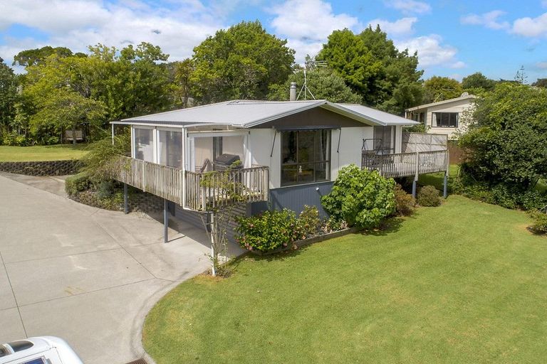 Photo of property in 16 Bay Vista Drive, Red Beach, 0932
