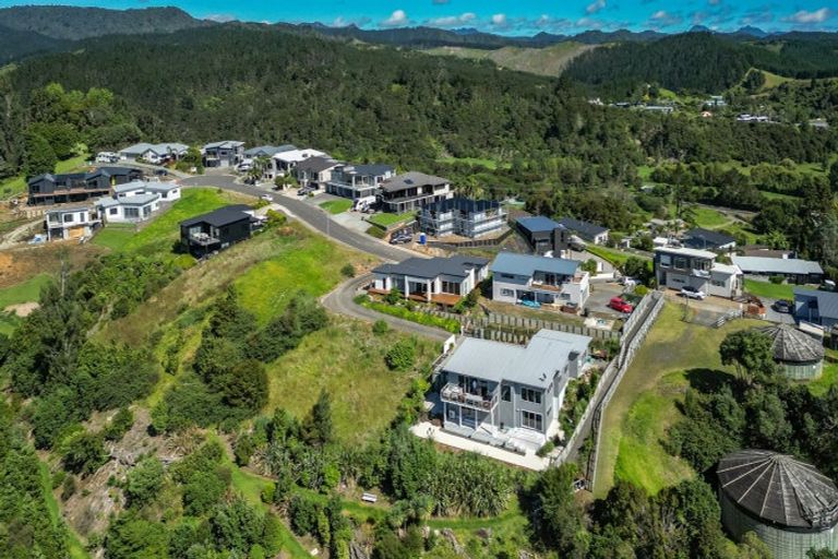 Photo of property in 111 Te Pamahue Drive, Whangamata, 3620