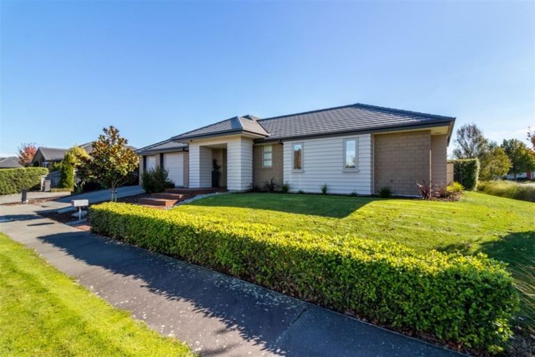 Photo of property in 2 Bernice Crescent, Yaldhurst, Christchurch, 8042