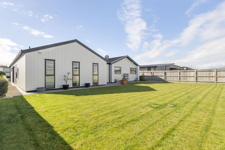 Photo of property in 62 Freedom Drive, Kelvin Grove, Palmerston North, 4414
