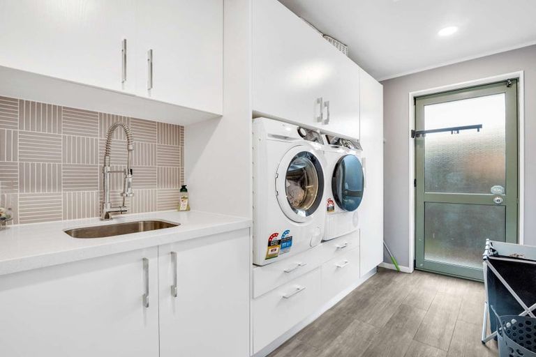 Photo of property in 16 Antrim Place, Nawton, Hamilton, 3200