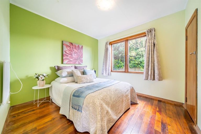 Photo of property in 17 Davis Grove, Wainuiomata, Lower Hutt, 5014