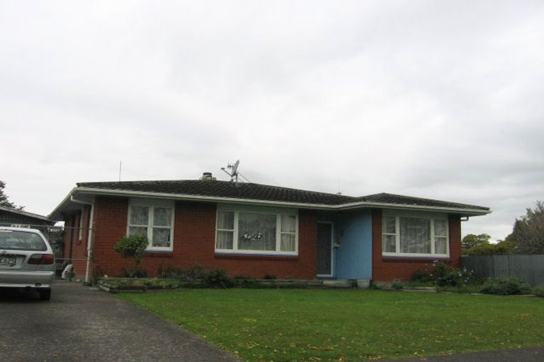 Photo of property in 15 Ellesmere Crescent, Highbury, Palmerston North, 4412