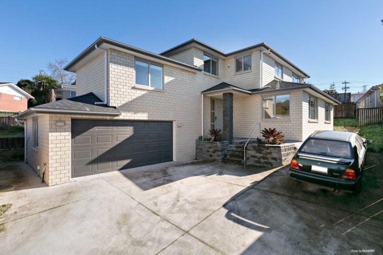Photo of property in 135a Tiroroa Avenue, Te Atatu South, Auckland, 0610