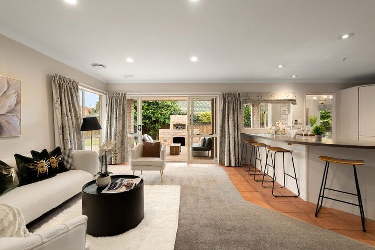 Photo of property in 5 Castlehill Court, Wattle Downs, Auckland, 2103