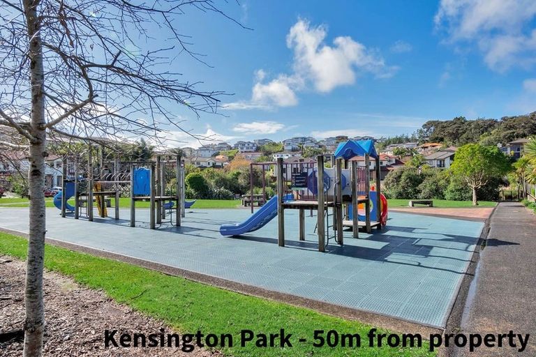 Photo of property in 11 South Kensington Way, Henderson, Auckland, 0612