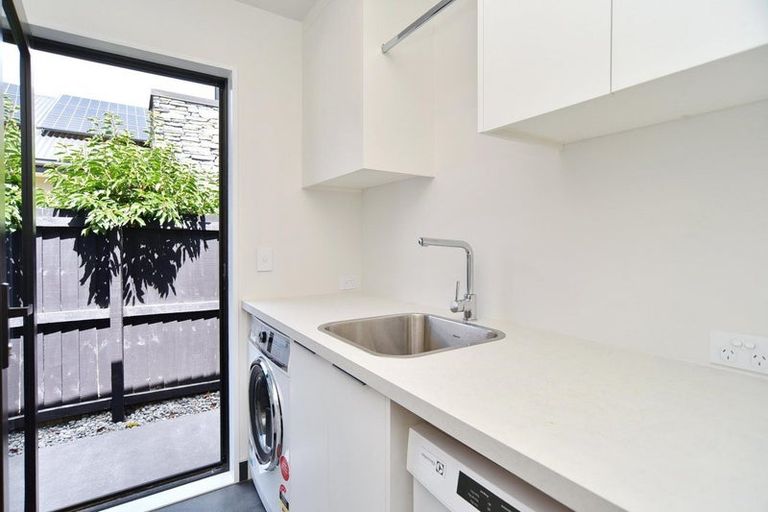 Photo of property in 33 Kohunga Crescent, Bottle Lake, Christchurch, 8083