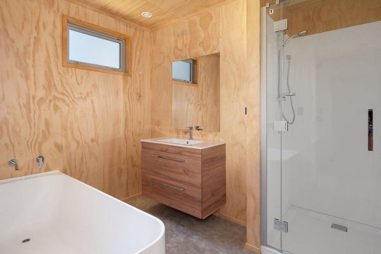 Photo of property in 2 Bell Bird Rise, Picton, 7220