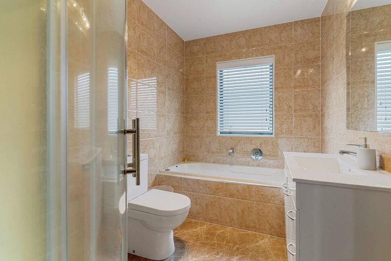 Photo of property in 386 Ormiston Road, Flat Bush, Auckland, 2019