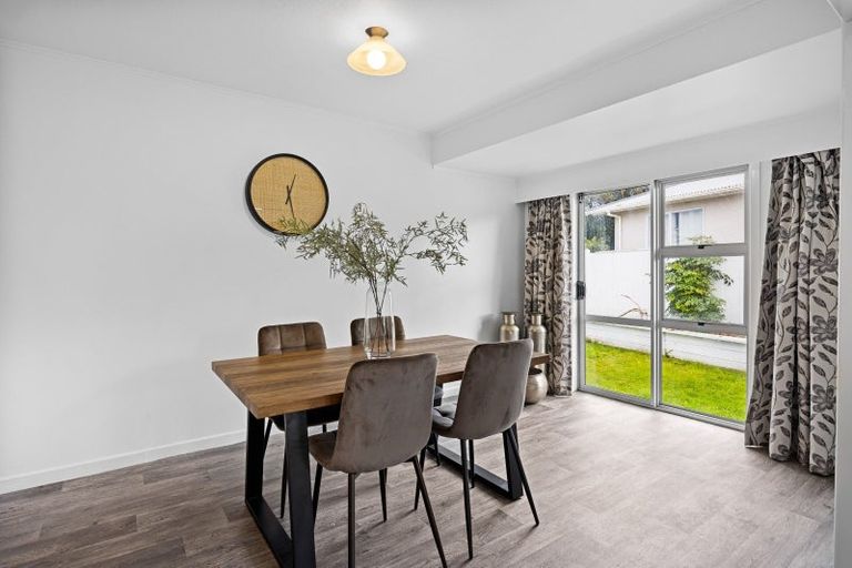 Photo of property in 20 Stuart Place, Blagdon, New Plymouth, 4310