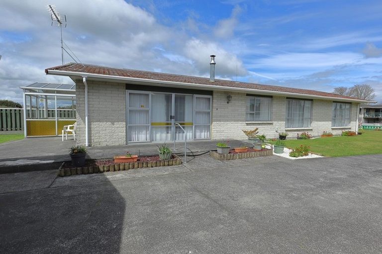 Photo of property in 16 Oberon Street, Stratford, 4332