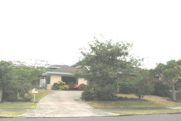 Photo of property in 1/8 Mandica Place, Sunnynook, Auckland, 0632