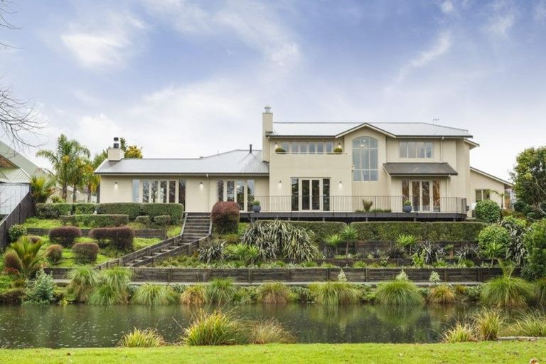 Photo of property in 17a Montgomery Terrace, Hokowhitu, Palmerston North, 4410