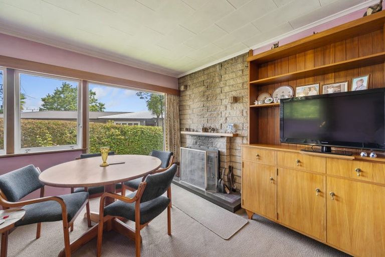 Photo of property in 42 Given Street, Havelock North, 4130