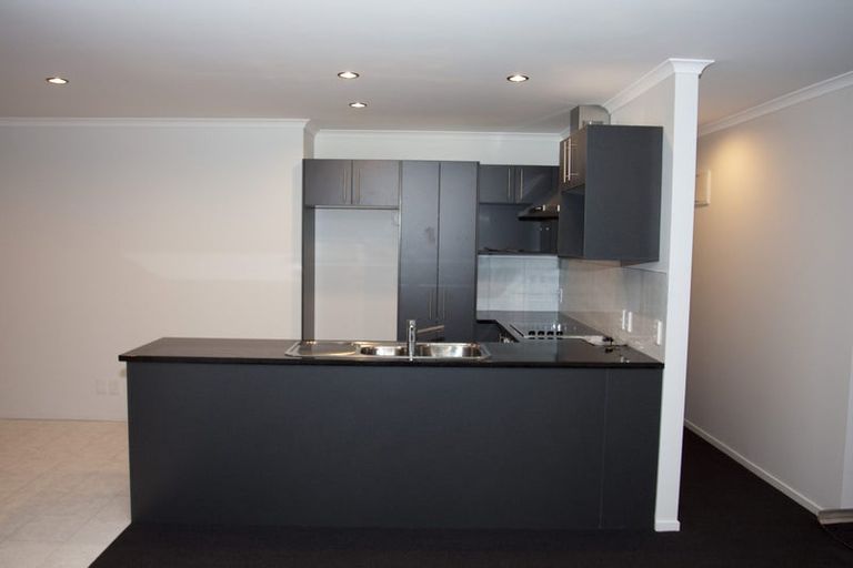Photo of property in 33 Edgewood Way, Henderson, Auckland, 0612