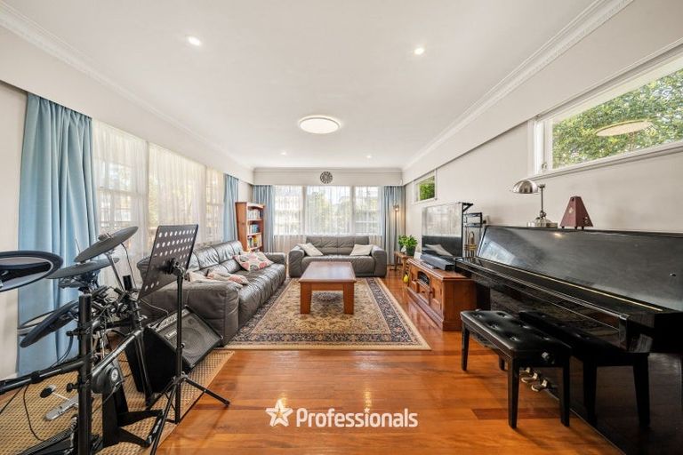 Photo of property in 21 Rosebank Avenue, Avalon, Lower Hutt, 5011