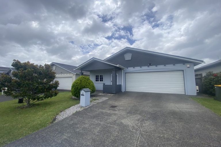 Photo of property in 28 Mulvaney Crescent, Henderson, Auckland, 0612
