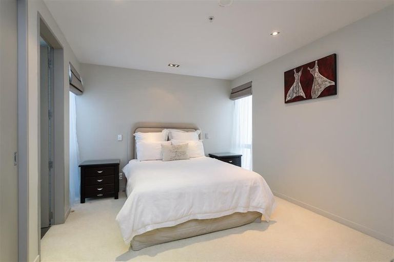 Photo of property in Blanc, 3e/136 Oriental Parade, Oriental Bay, Wellington, 6011
