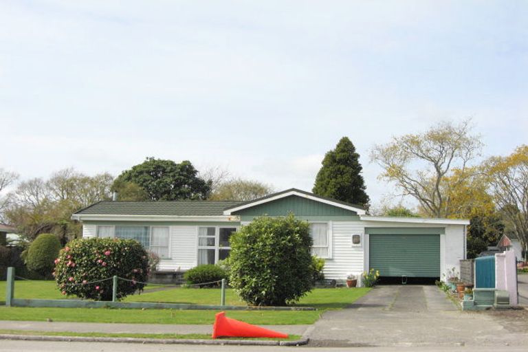 Photo of property in 21 Hinau Street, Inglewood, 4330