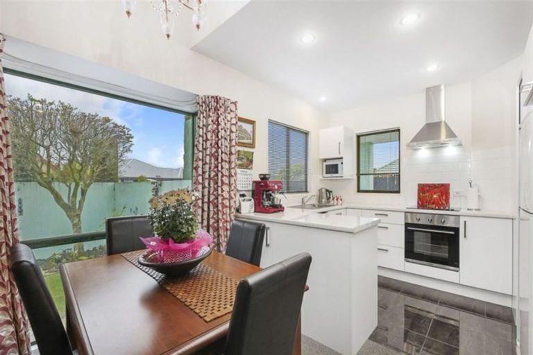 Photo of property in 1/66 Broadhaven Avenue, Parklands, Christchurch, 8083