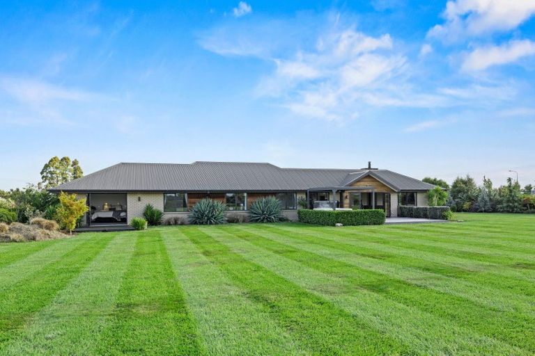 Photo of property in 22 Landsborough Drive, Darfield, 7571