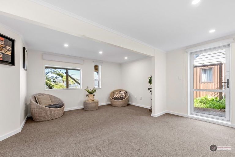 Photo of property in 3 Sunshine Crescent, Kelson, Lower Hutt, 5010