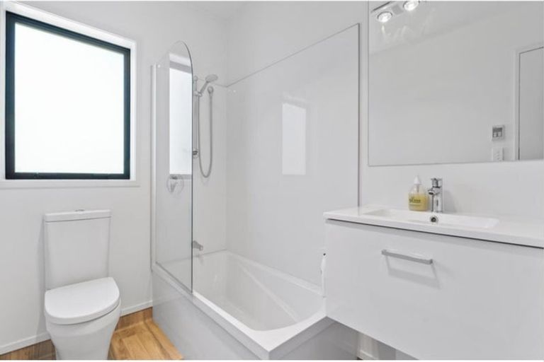 Photo of property in 21 Cumberland Street, Leigh, 0985