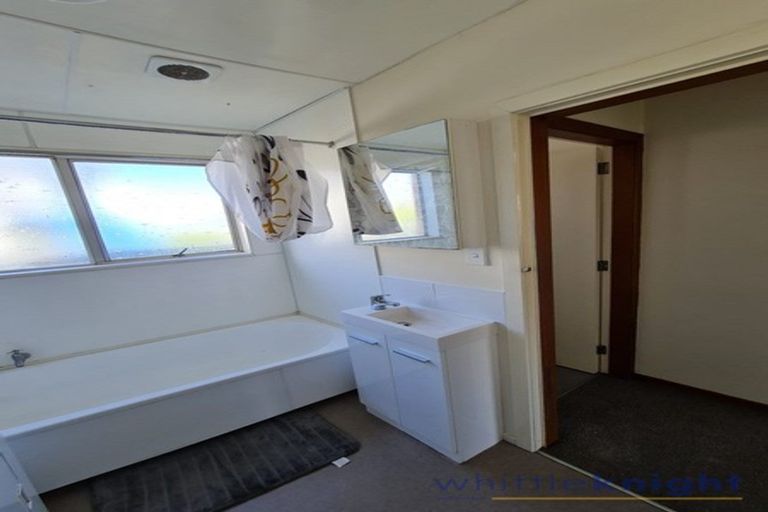 Photo of property in 2/7 Division Street, Riccarton, Christchurch, 8041