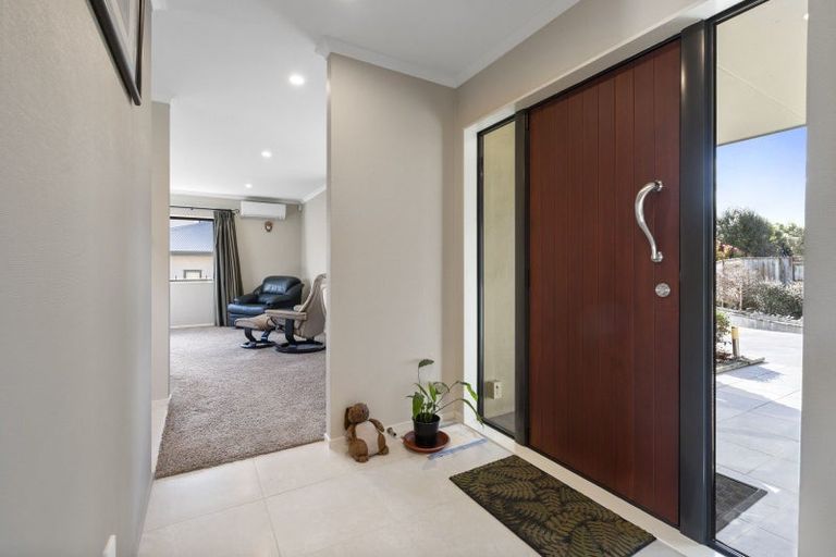 Photo of property in 11 Silkwood Place, Fitzherbert, Palmerston North, 4410