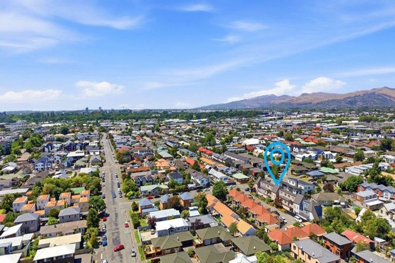 Photo of property in 8a Broadbent Street, Riccarton, Christchurch, 8041