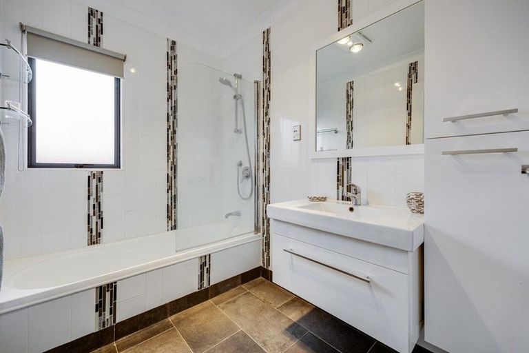 Photo of property in 56 Ian Sage Avenue, Long Bay, Auckland, 0630