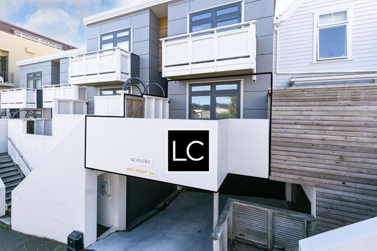 Photo of property in Pirie Street Townhouses, 4/35 Pirie Street, Mount Victoria, Wellington, 6011