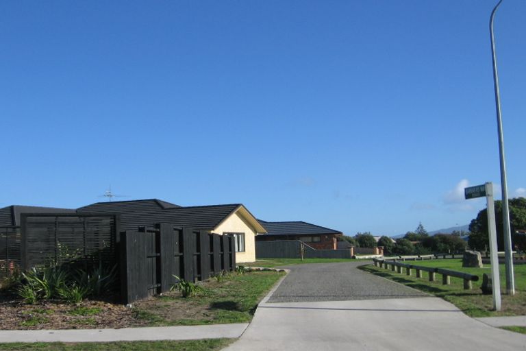 Photo of property in 1 Barbaras Way, Waikanae Beach, Waikanae, 5036