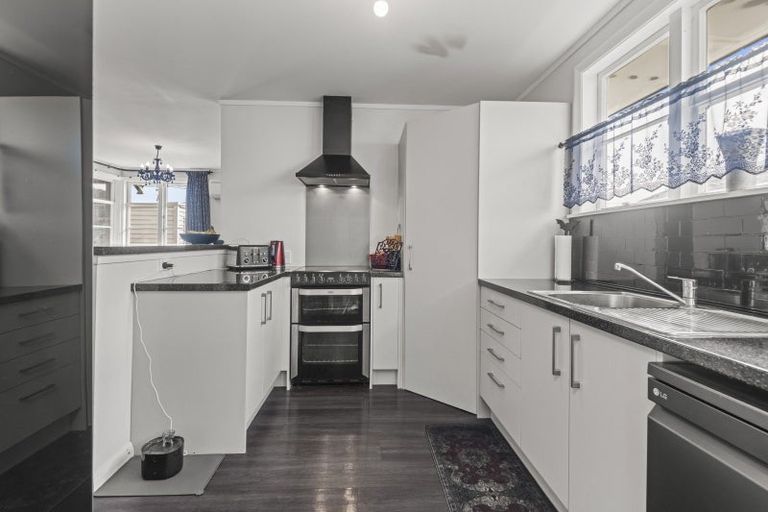 Photo of property in 44 Holland Crescent, Bulls, 4818