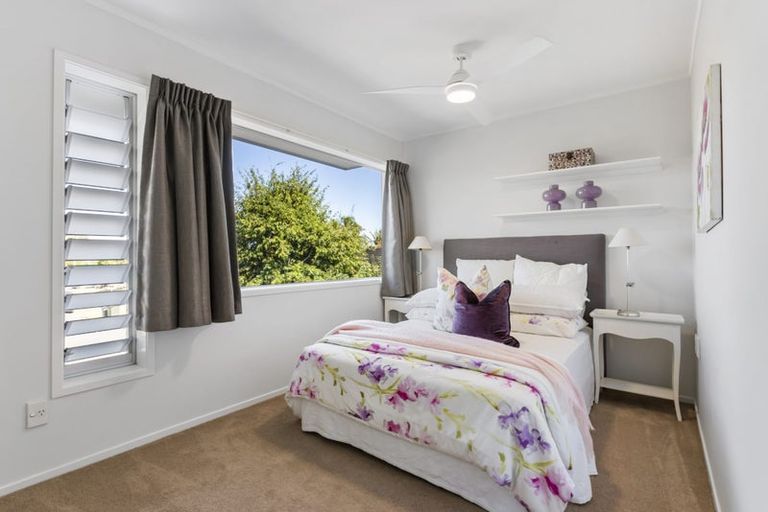 Photo of property in 18 Indus Place, Half Moon Bay, Auckland, 2012