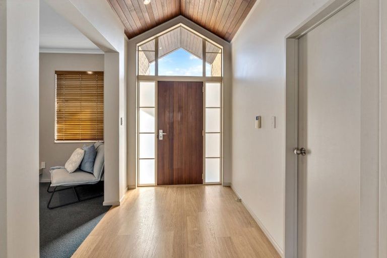 Photo of property in 43 Speyside Crescent, Flat Bush, Auckland, 2016
