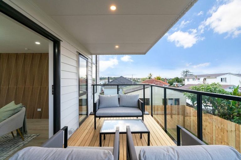 Photo of property in 21f Laura Street, Kelston, Auckland, 0602