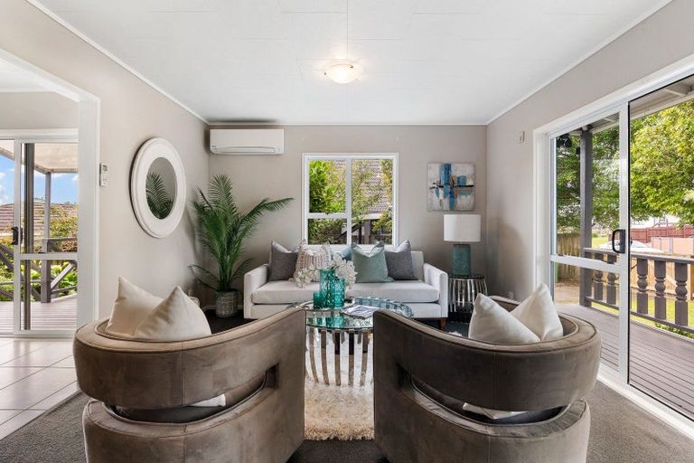 Photo of property in 1/54 De Quincey Terrace, Highland Park, Auckland, 2010