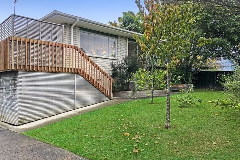 Photo of property in 1/7 Lingham Crescent, Torbay, Auckland, 0630