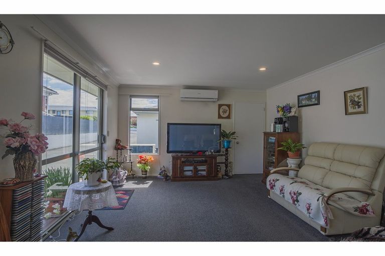 Photo of property in 2/92 Arthur Street, Seaview, Timaru, 7910